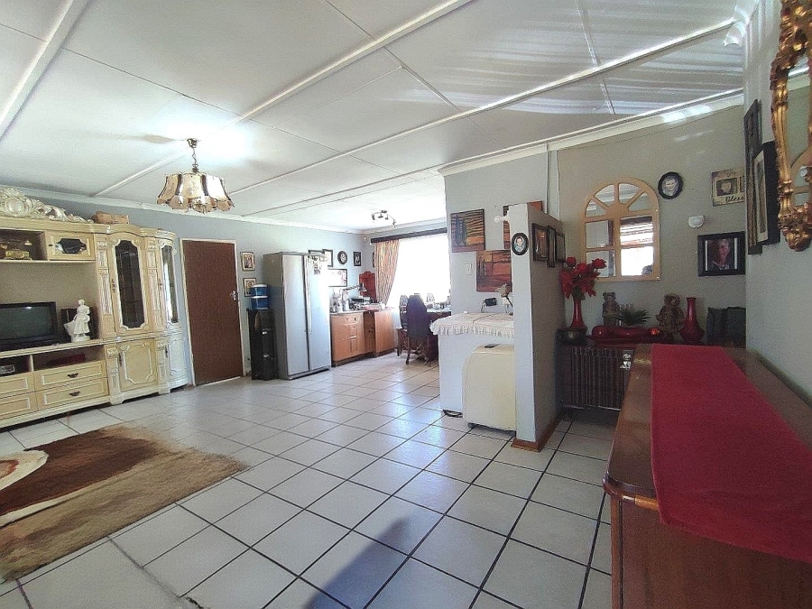 4 Bedroom Property for Sale in Pellissier Free State